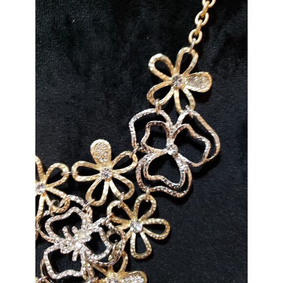 Womens Two Tone Encrusted Crystal Hollow Out Metal Flowers Statement Necklace - Picture 4 of 6